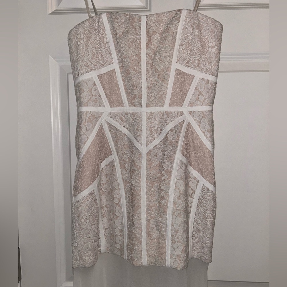 NWT 04 BCBGMAXAZRIA VIVIENNE LACE-BLOCKED Strapless Maxi Chiffon Dress White - Picture 2 of 5
